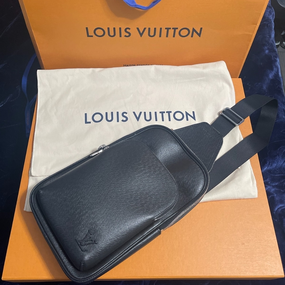 Louis vuitton  sling